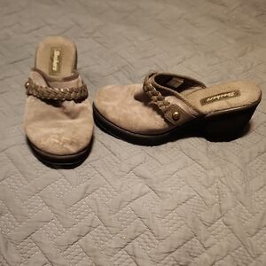 Light Beige Suede Mules with Thick Sole and Medium Heel